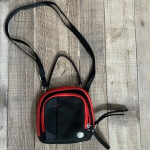 Haiku NWOT Multipocket Crossbody Outdoor Travel Bag Black